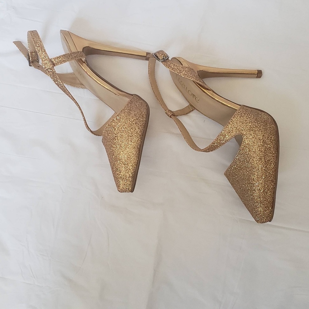 Heels - Picture 6 of 8